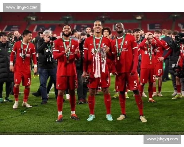 拜仁对决曼联欧陆豪门巅峰之战牵动全球球迷目光冠军走势与历史荣光再度碰撞