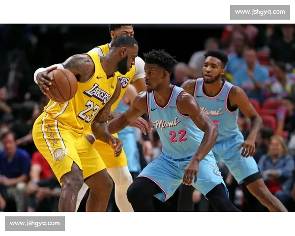 明日湖人对阵热火前瞻分析攻防走势与胜负关键全面解读比赛看点预测