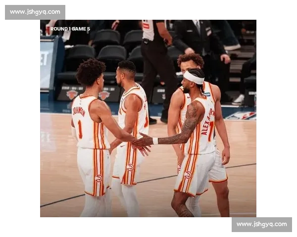 亚特兰大老鹰鏖战洛杉矶湖人，东西部对决引爆全场激情